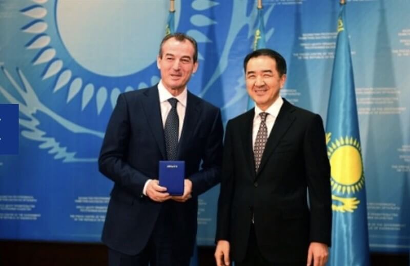 Mabetex Group - The Prime Minister of Kazakhstan Bakytzhan Sagintayev by a Presidential Decree presented Mr. Afrim Pacolli the State Order Kurmet medal.